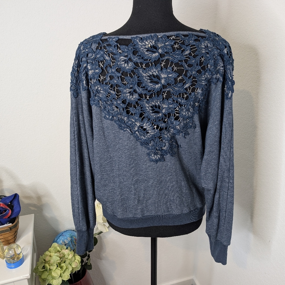 💘 ANTHRO Meadow Rue Bria Teal Lace-Back Sweatshirt - Picture 5 of 8
